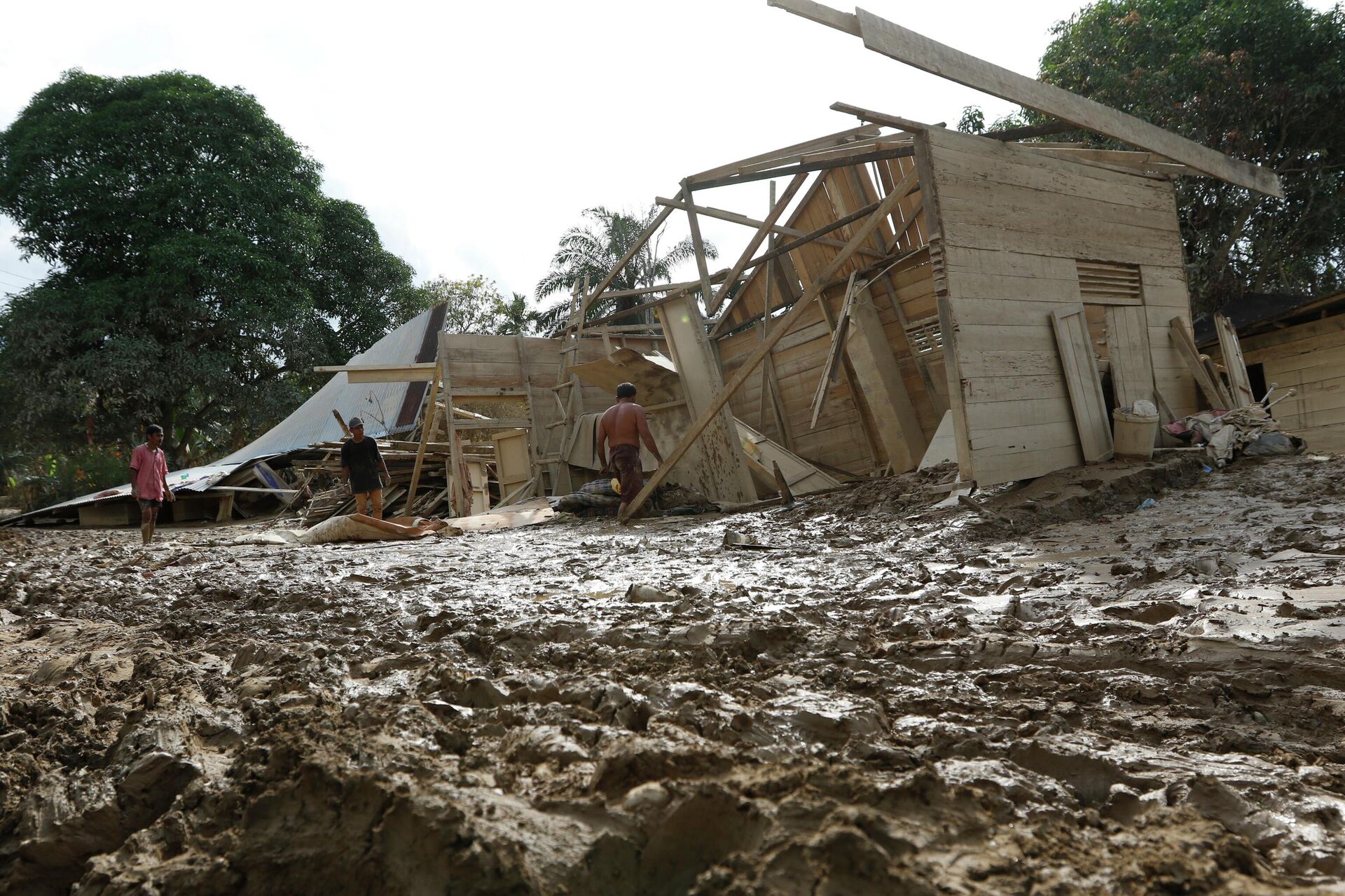 Endonezya sel felaketi Endonezya sel felaketi - Sputnik Türkiye, 1920, 24.12.2025