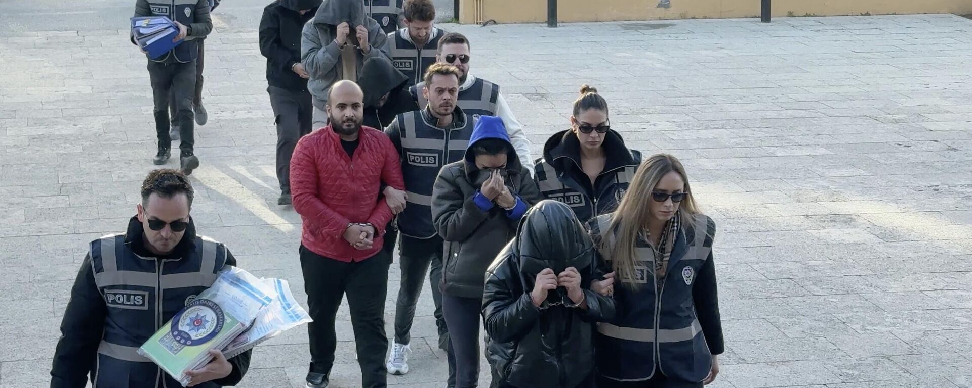 Edirne masaj salonu baskını - Sputnik Türkiye, 1920, 17.12.2025