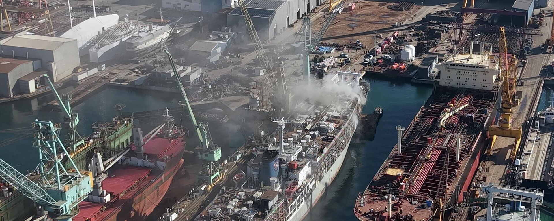 Tuzla yangın - Sputnik Türkiye, 1920, 17.12.2025