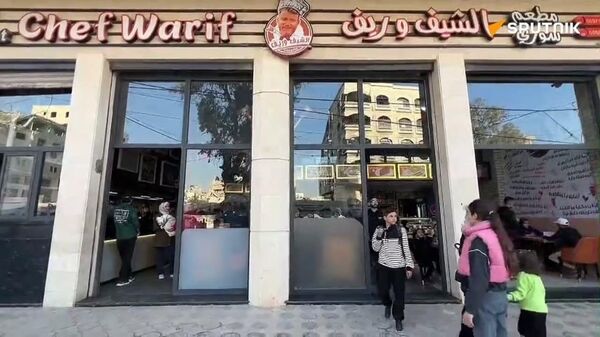Gazze'de restoran açan Suriyeli şef aşçı: Bu toprak beni doyurdu, sizi bırakmayacağım - Sputnik Türkiye