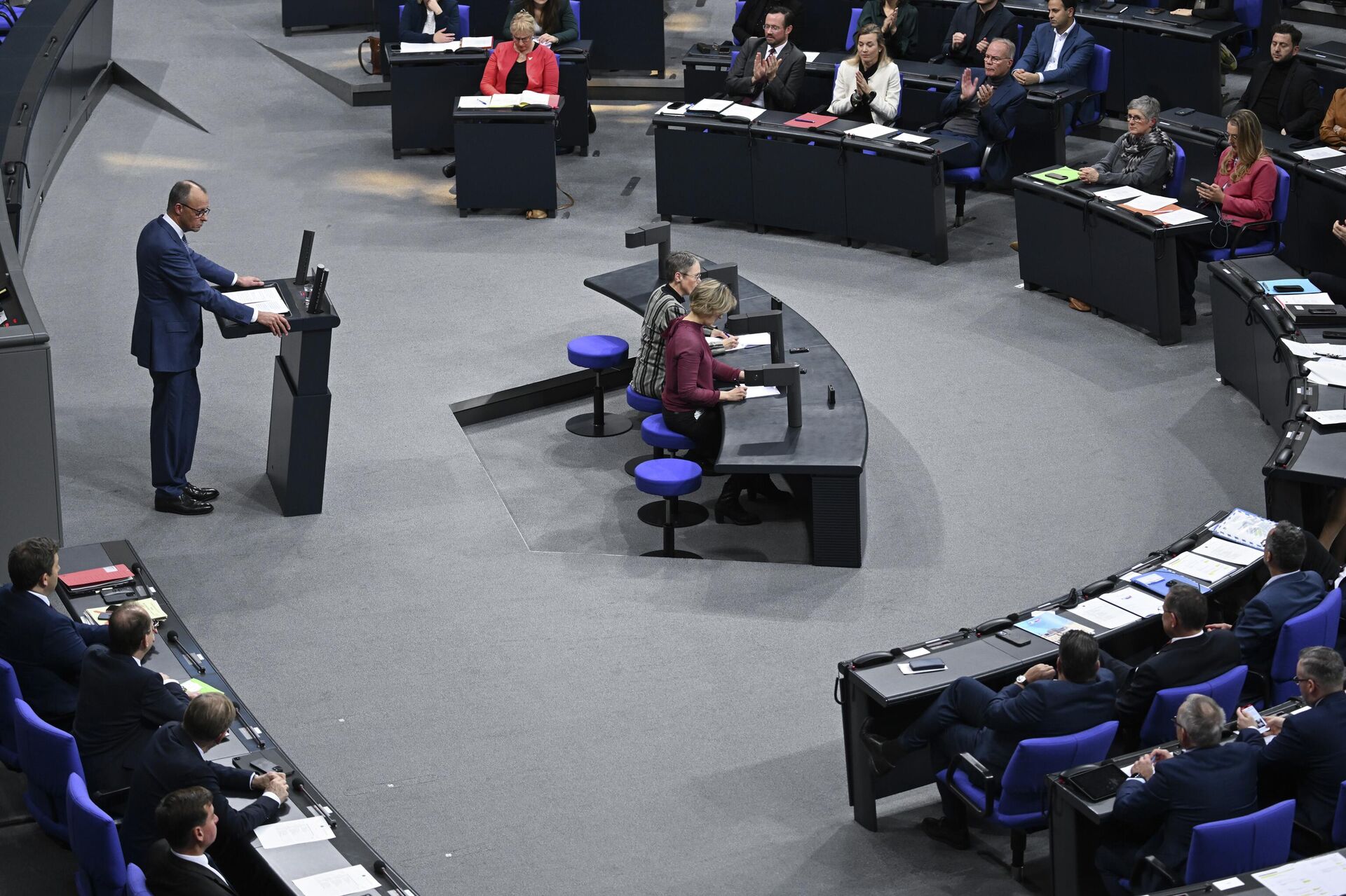 Almanya Başbakanı Friedrich Merz, Federal Meclis (Bundestag) - Sputnik Türkiye, 1920, 18.12.2025