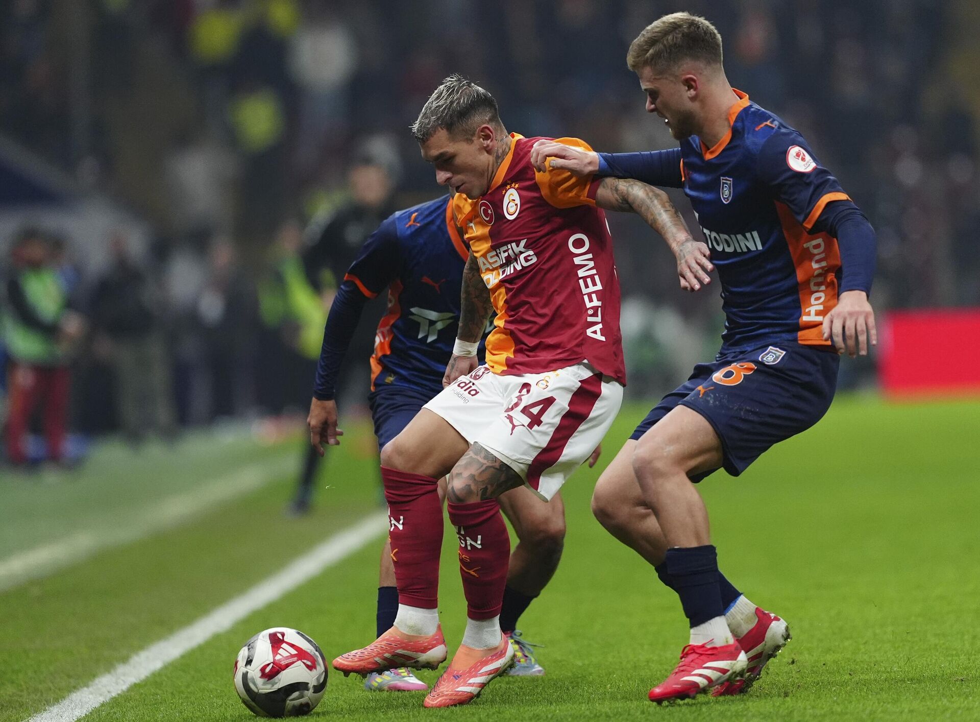 Galatasaray - RAMS Başakşehir - Sputnik Türkiye, 1920, 19.12.2025