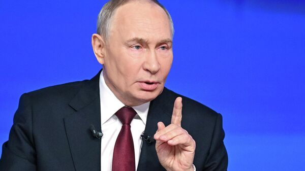 Rus lider, Vladimir Putin'le Yılın Özeti programında - 2025 - Sputnik Türkiye