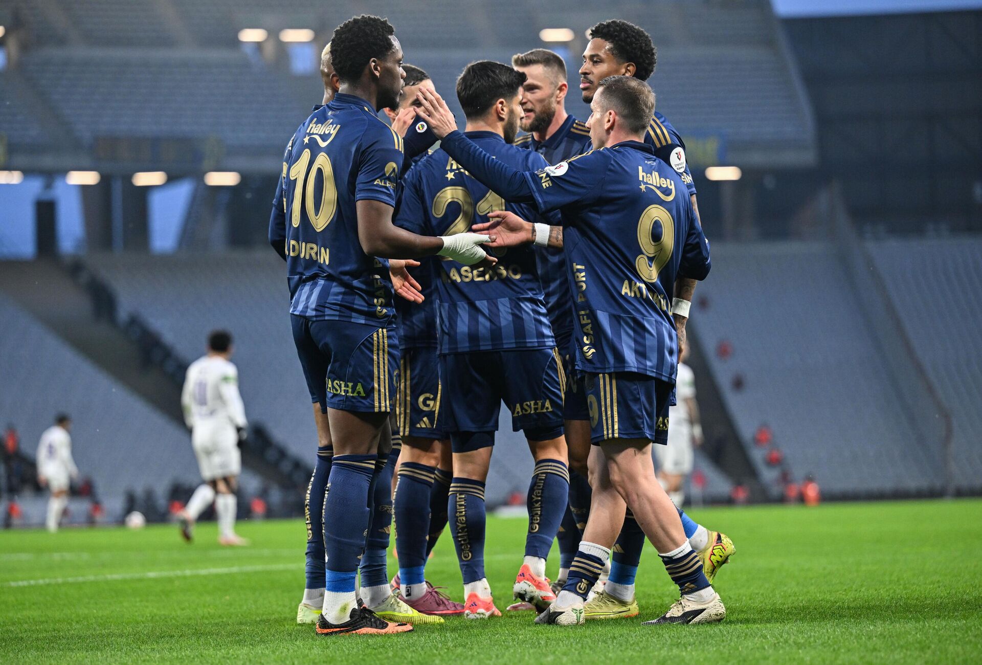 Fenerbahçe - Sputnik Türkiye, 1920, 21.12.2025