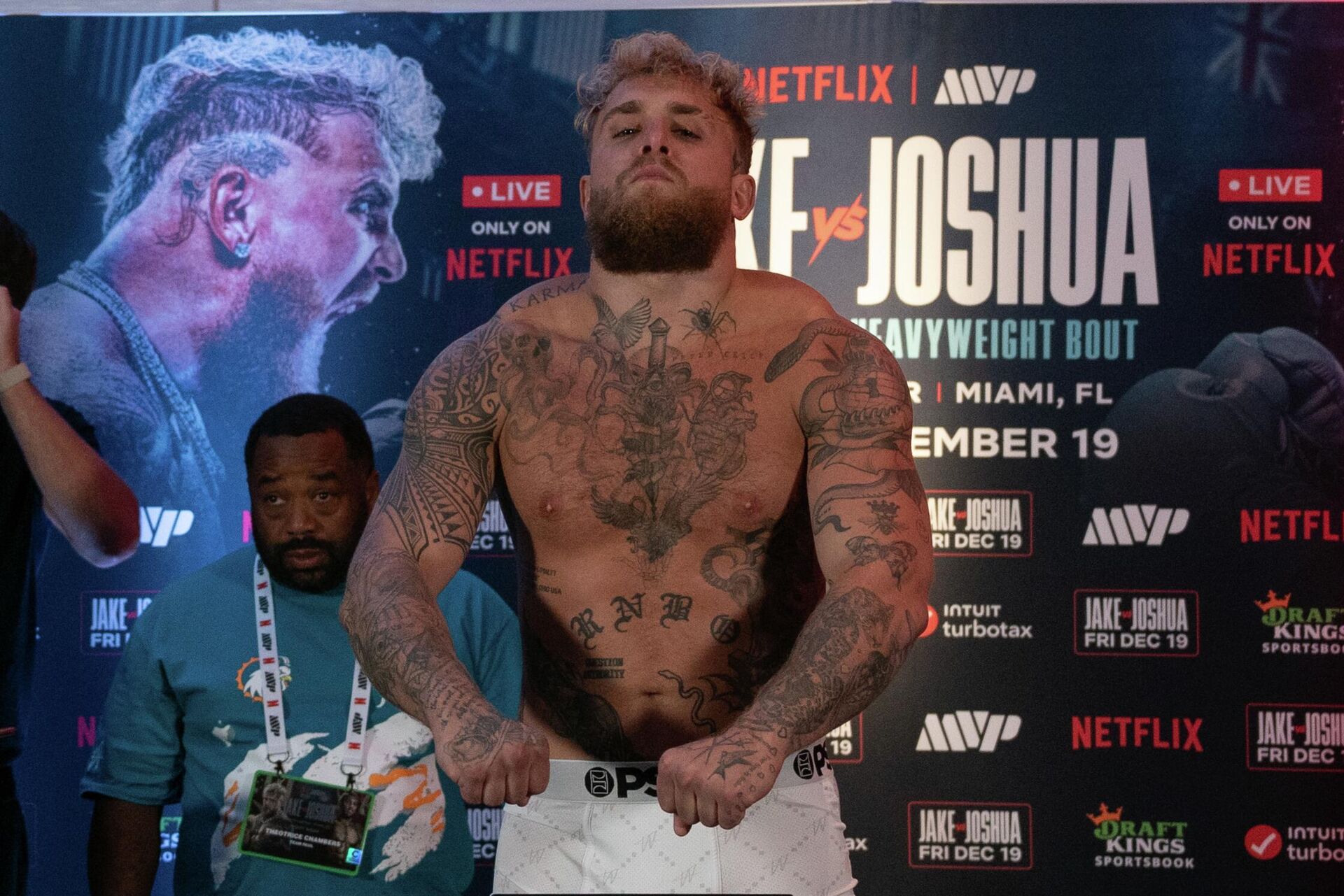 Anthony Joshua, eski sosyal medya fenomeni Jake Paul - Sputnik Türkiye, 1920, 21.12.2025