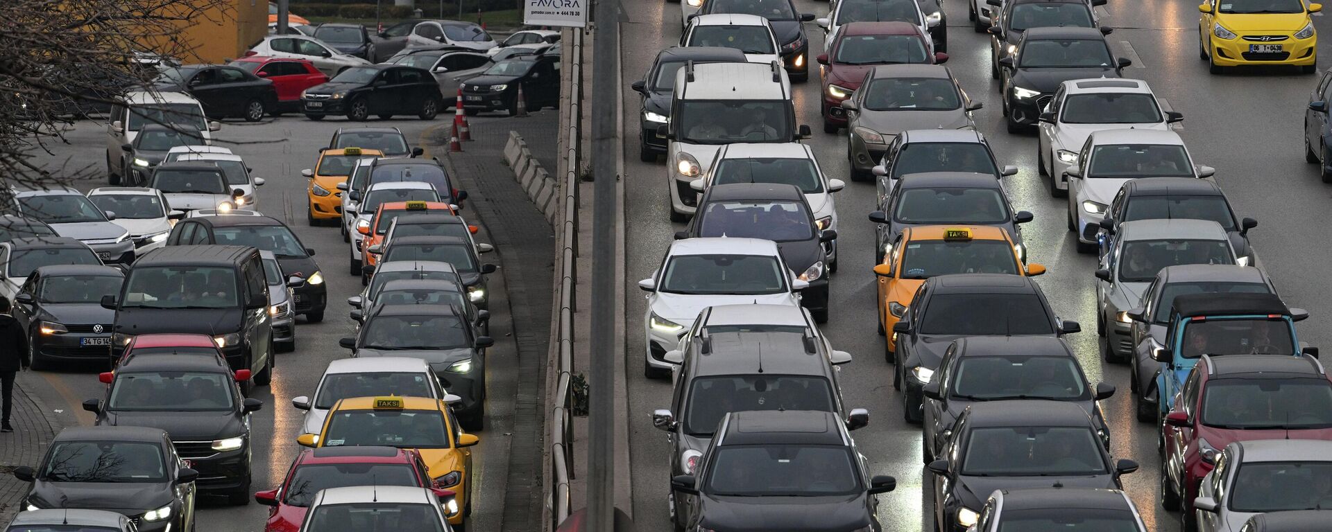 Ankara trafiği - Sputnik Türkiye, 1920, 21.12.2025