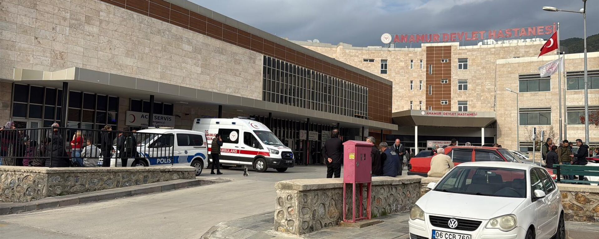 Mersin'in Anamur ilçesinde, ortaokul öğrencisi okul müdrünü tüfekle yaraladı - Sputnik Türkiye, 1920, 23.12.2025