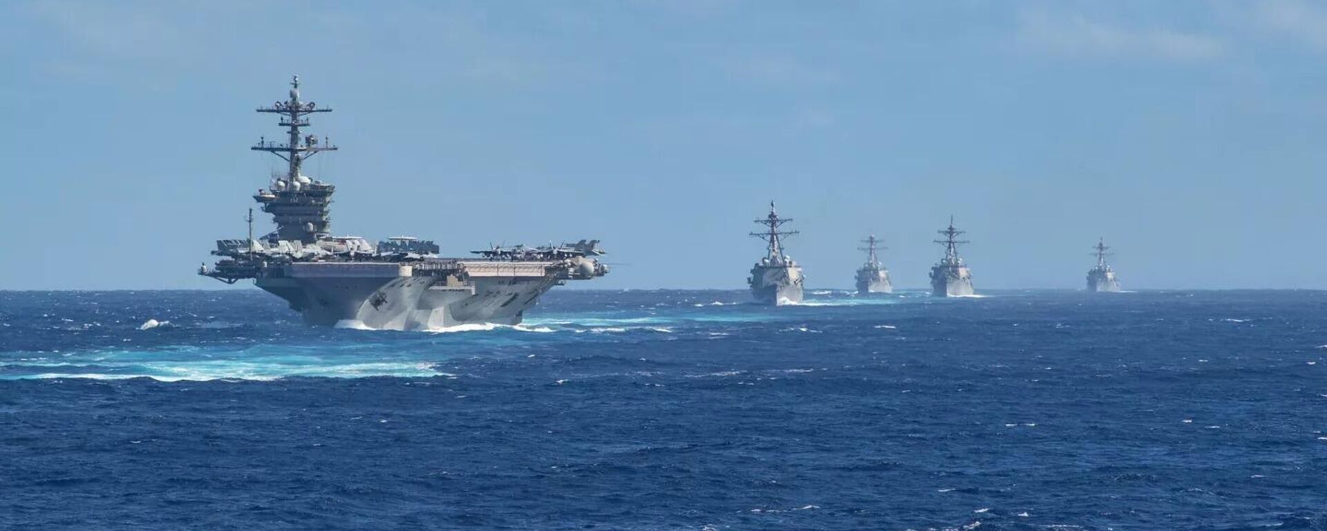 ABD Donanması uçak gemisi saldırı grubu - Sputnik Türkiye, 1920, 23.12.2025