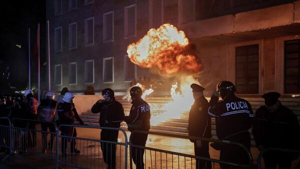 Arnavutluk'ta protestolar - Sputnik Türkiye