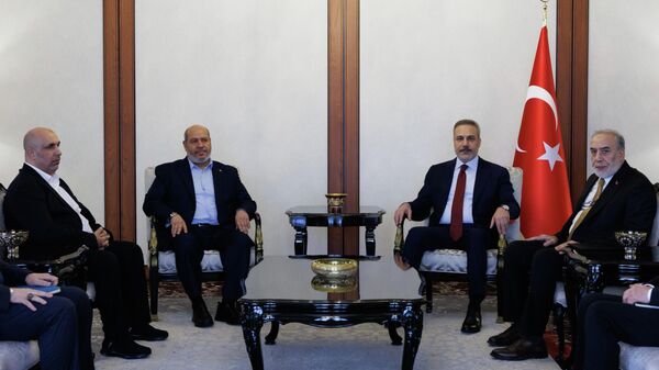 Dışişleri Bakanı Hakan Fidan, Hamas Siyasi Büro Üyesi Halil el-Hayye ve Hamas heyeti - Sputnik Türkiye