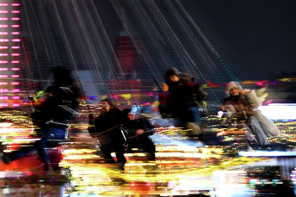 Moskova'nın yeni yıl öncesi ışıl ışıl görüntülerinden bazıları - Sputnik Türkiye