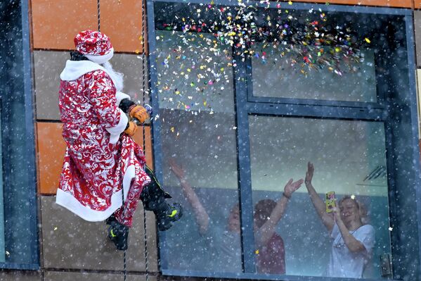 Farklı hastanelerde düzenlenen etkinlik sayesinde çocuklara moral aşılanması hedefleniyor. - Sputnik Türkiye