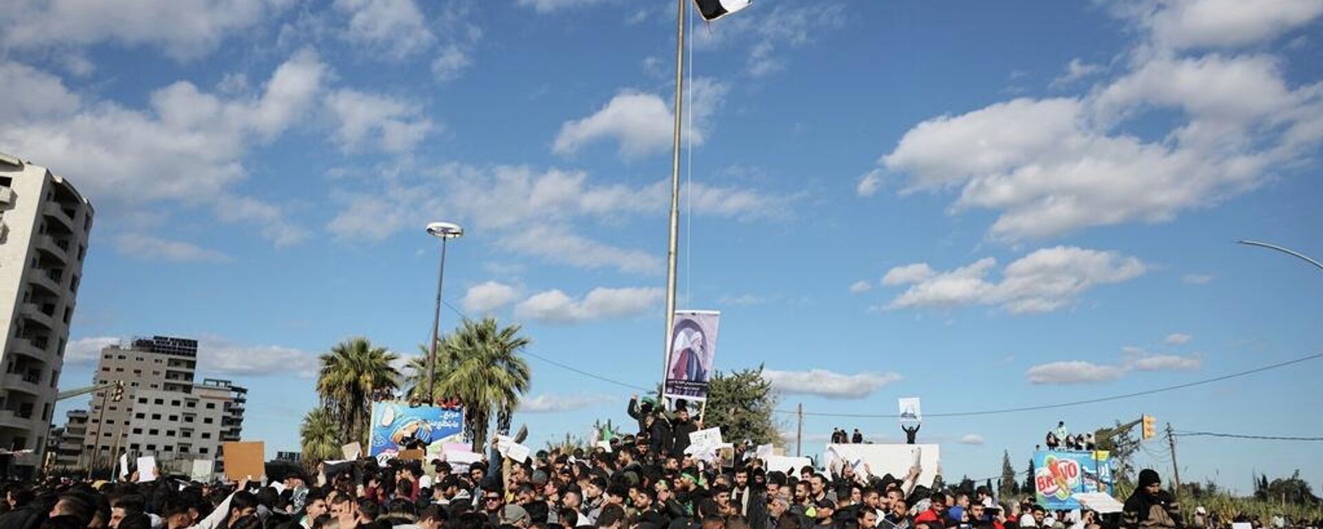 Suriye'de federasyon talebiyle gösteriler - Sputnik Türkiye, 1920, 28.12.2025