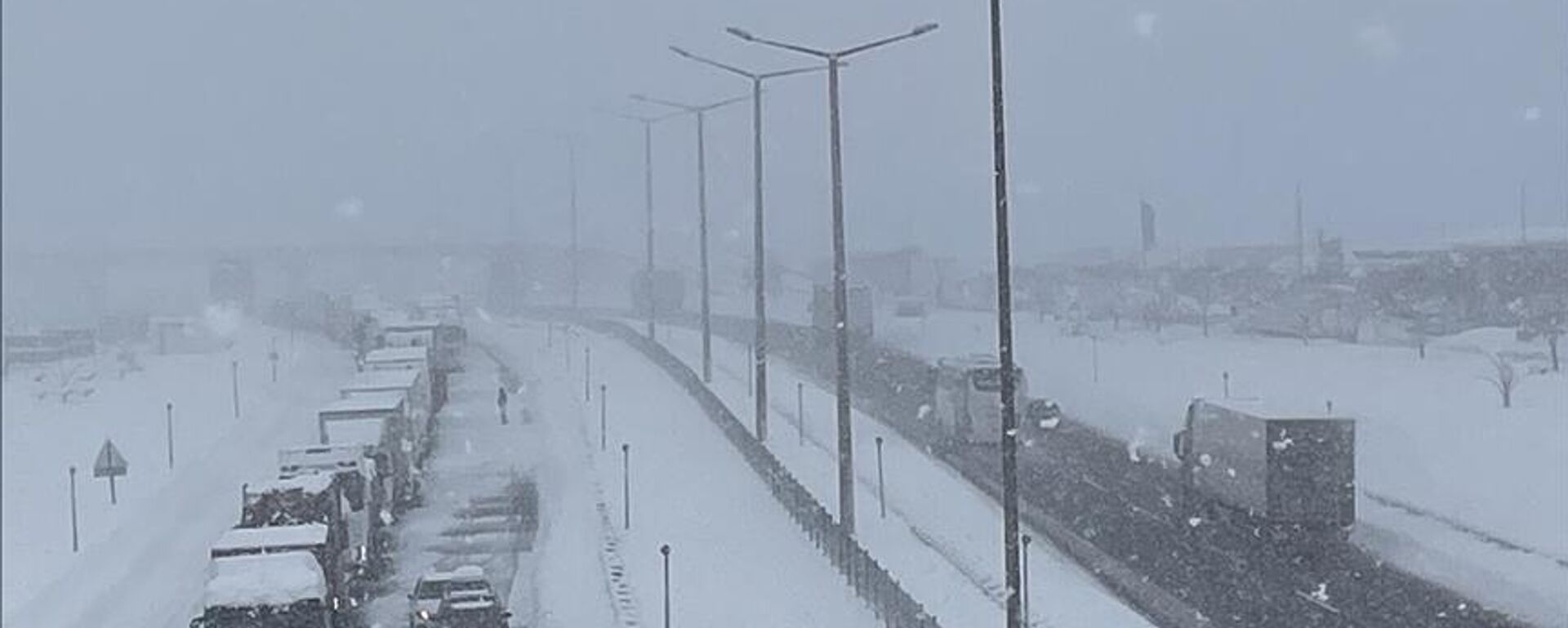 D-100 Devlet Otoyolu - Sputnik Türkiye, 1920, 29.12.2025