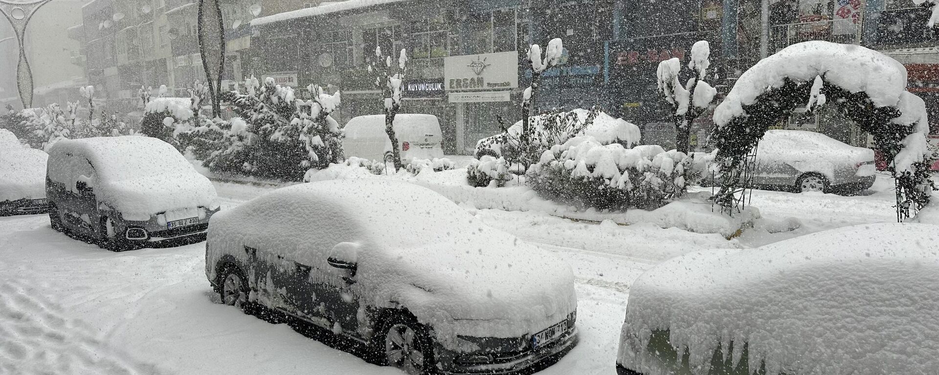 Yoğun kar yağışı - Sputnik Türkiye, 1920, 31.12.2025