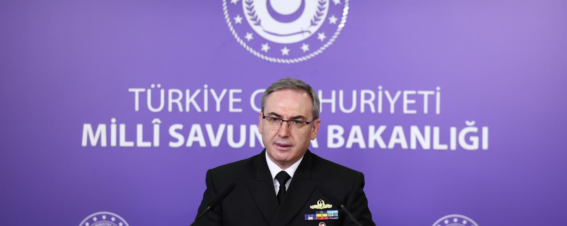 Milli Savunma Bakanlığı (MSB) Basın ve Halkla İlişkiler Müşaviri ve Bakanlık Sözcüsü Tuğamiral Zeki Aktürk - Sputnik Türkiye, 1920, 08.10.2026