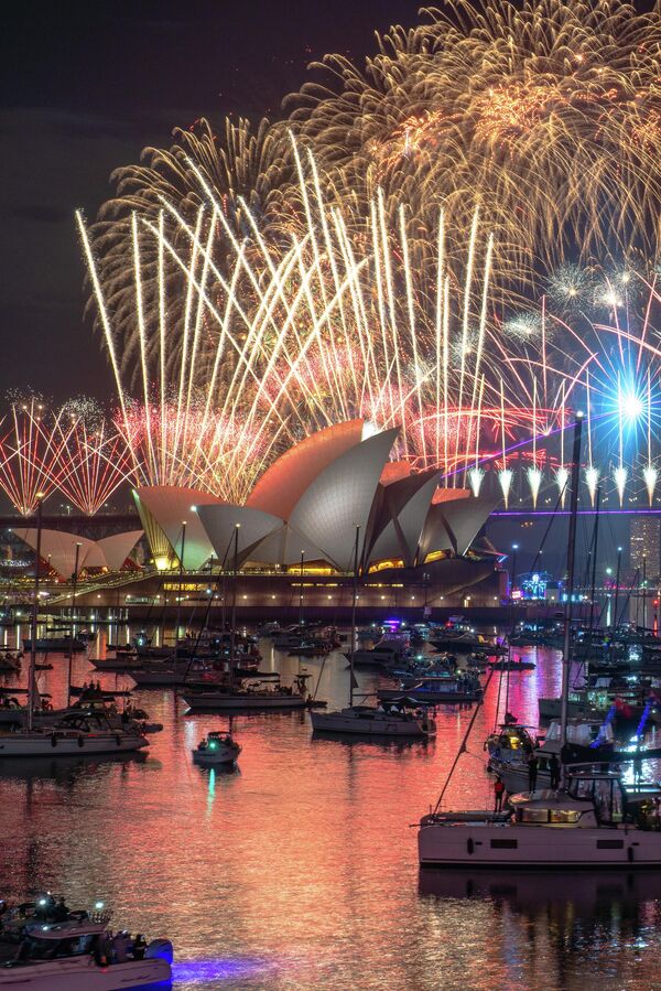 Avustralya yeni yıla havai fişek gösterileriyle girdi - Sputnik Türkiye