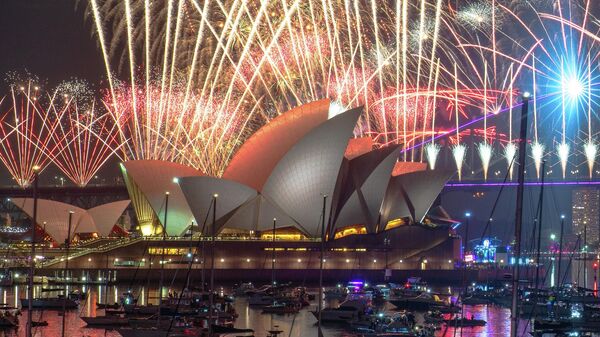 Avustralya yeni yıla havai fişek gösterileriyle girdi - Sputnik Türkiye