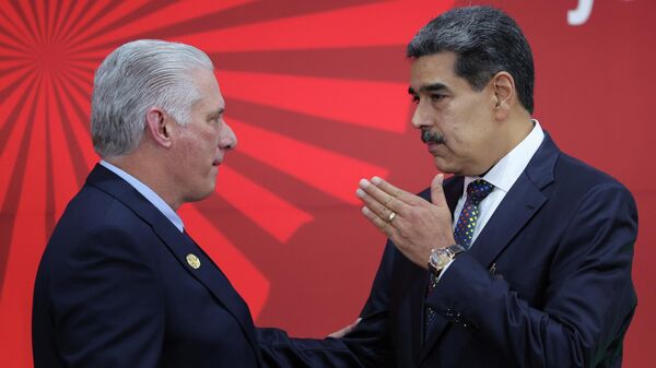 Küba Devlet Başkanı  Miguel Diaz Canel, Venezüella Devlet Başkanı Maduro - Sputnik Türkiye