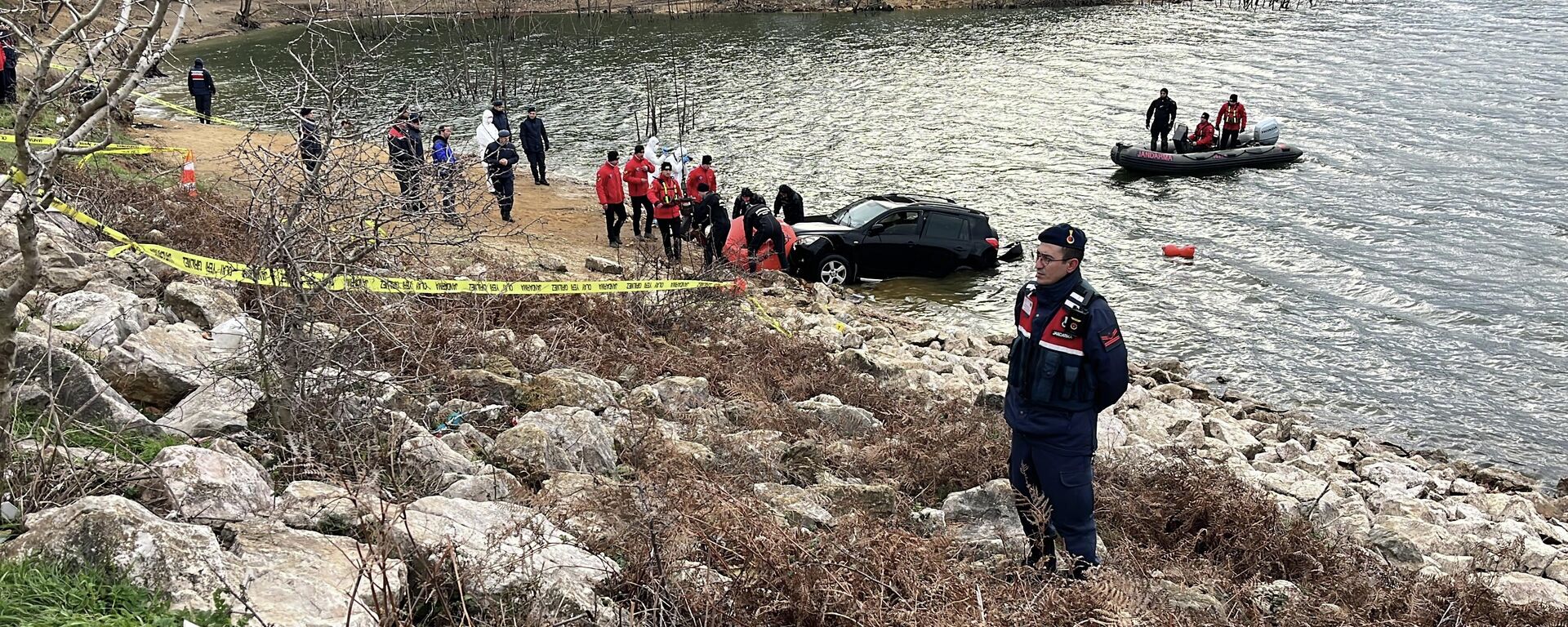 Balıkesir’de gölette ölü bulunan Elif Kumal’ın aracı vinçle sudan çıkarıldı - Sputnik Türkiye, 1920, 06.01.2026