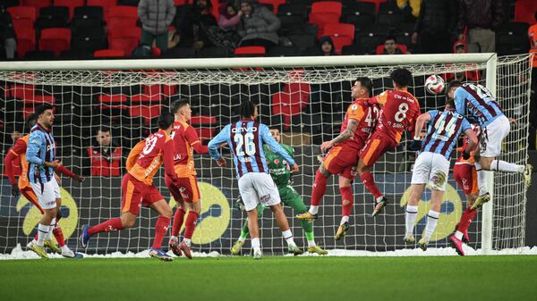 Turkcell Süper Kupa yarı finalinde Galatasaray ile Trabzonspor karşılaştı - Sputnik Türkiye