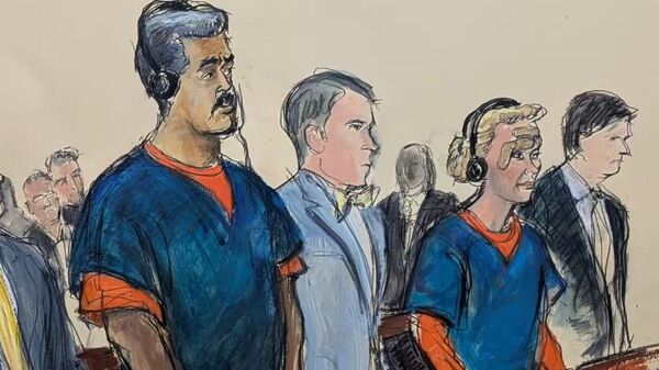 Venezuela Devlet Başkanı Nicolas Maduro ve eşi Cilia Flores’in mahkemeye katıldığını gösteren duruşma çizimi - Sputnik Türkiye