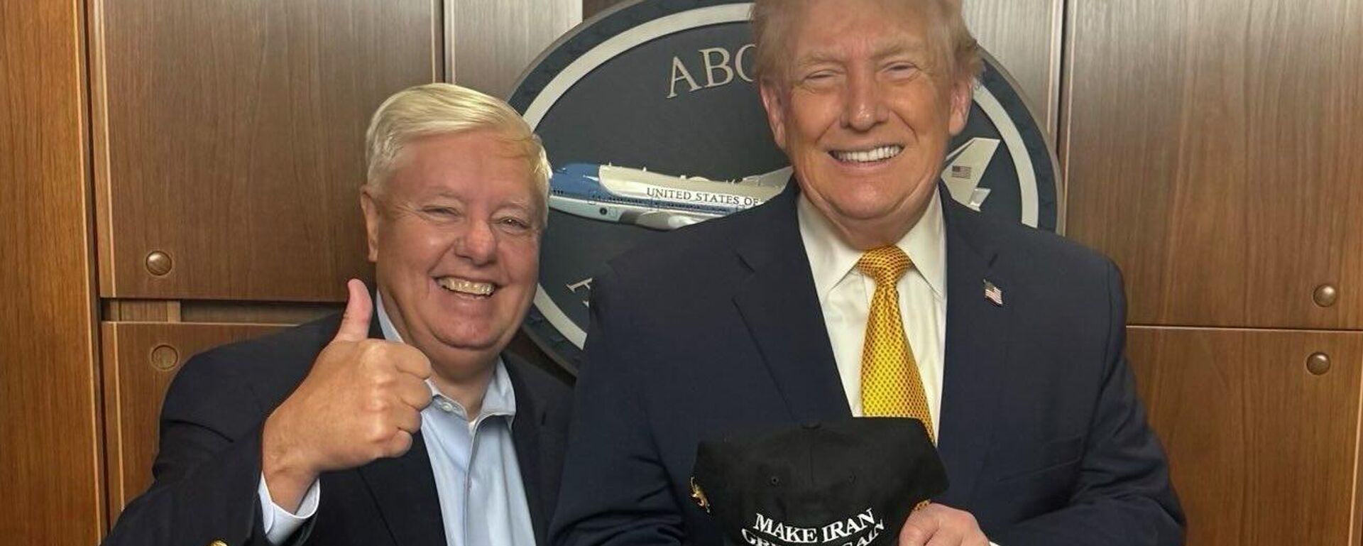 ABD'li Senatör Lindsey Graham ve Donald Trump - Sputnik Türkiye, 1920, 06.01.2026