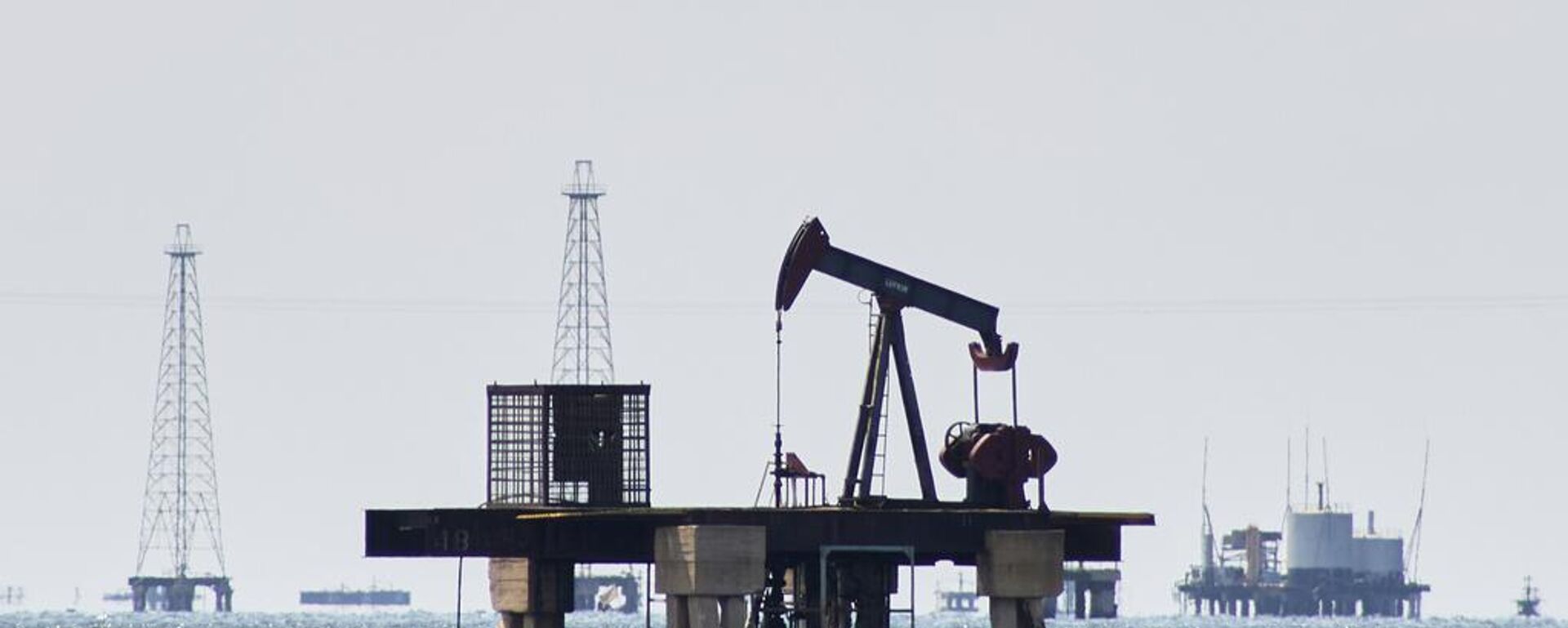 Venezuela'da yer alan petrol pompalama standı - Sputnik Türkiye, 1920, 15.01.2026