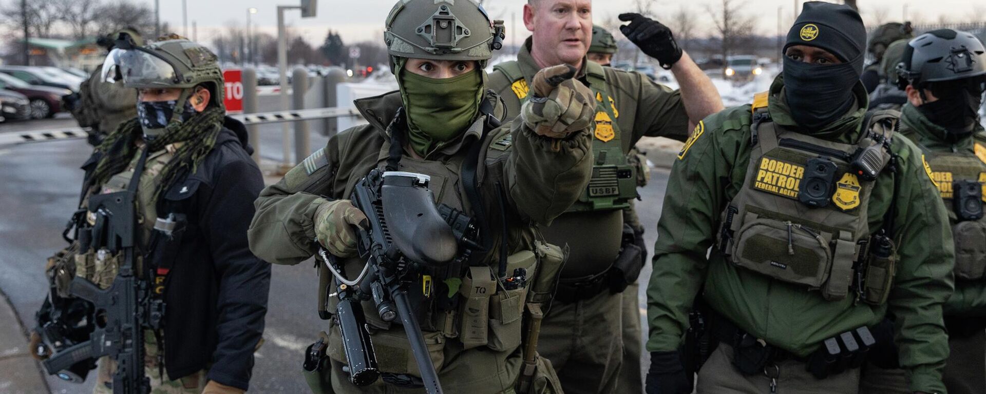 ABD'de ICE görevlileri protestoculara sert müdahalede bulundu - Sputnik Türkiye, 1920, 09.01.2026