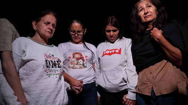 Venezuela mahkum yakınlarının bekleyişi - Sputnik Türkiye