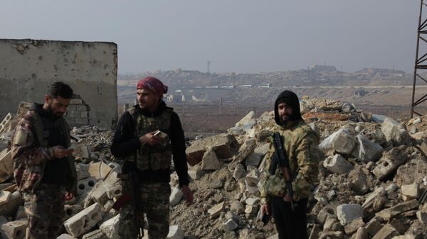 Suriyo ordusuna bağlı birlikler tahliye için Kastillo yolunu açtıklarını bildirdi - Sputnik Türkiye