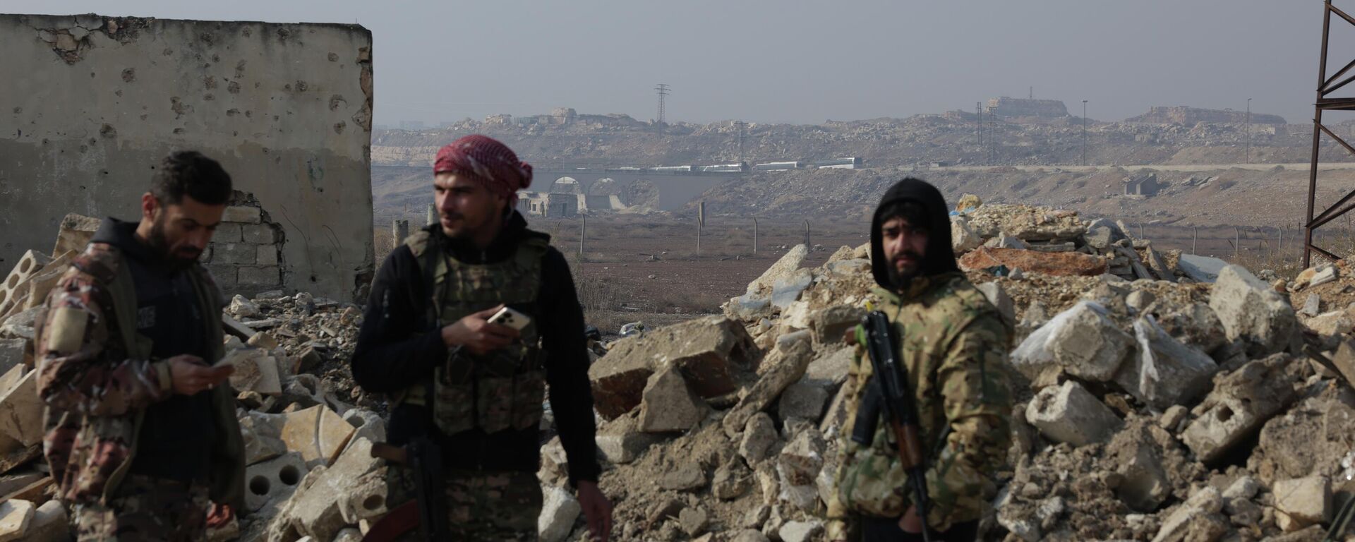 Suriyo ordusuna bağlı birlikler tahliye için Kastillo yolunu açtıklarını bildirdi - Sputnik Türkiye, 1920, 09.01.2026