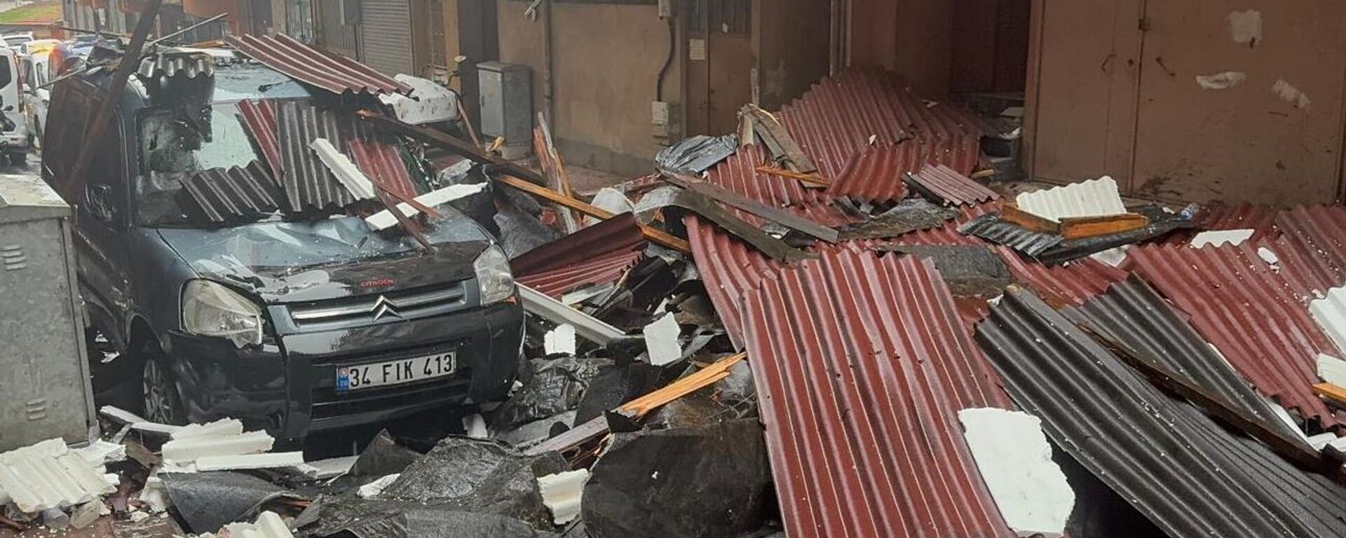 İstanbul'da fırtına hasarı - Sputnik Türkiye, 1920, 11.01.2026