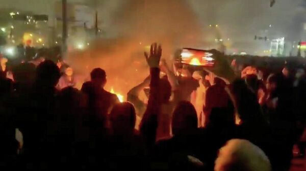 Tahran'daki protestolar - Sputnik Türkiye