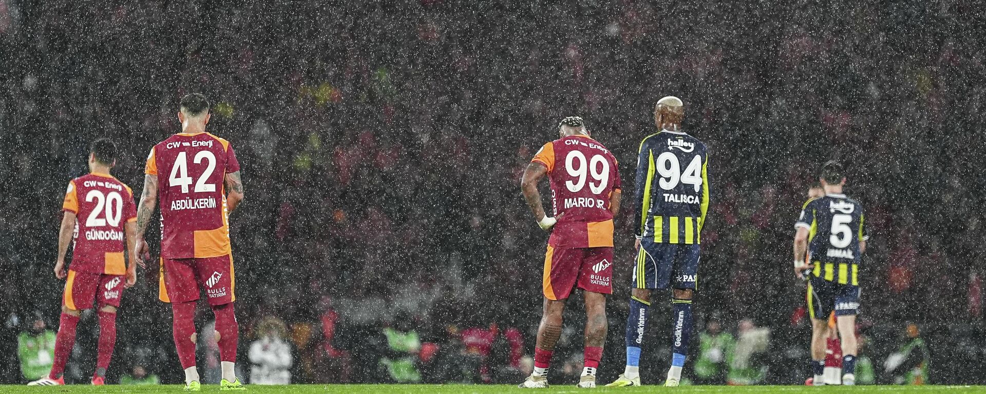 Galatasaray - Fenerbahçe Süper Kupa - Sputnik Türkiye, 1920, 13.01.2026
