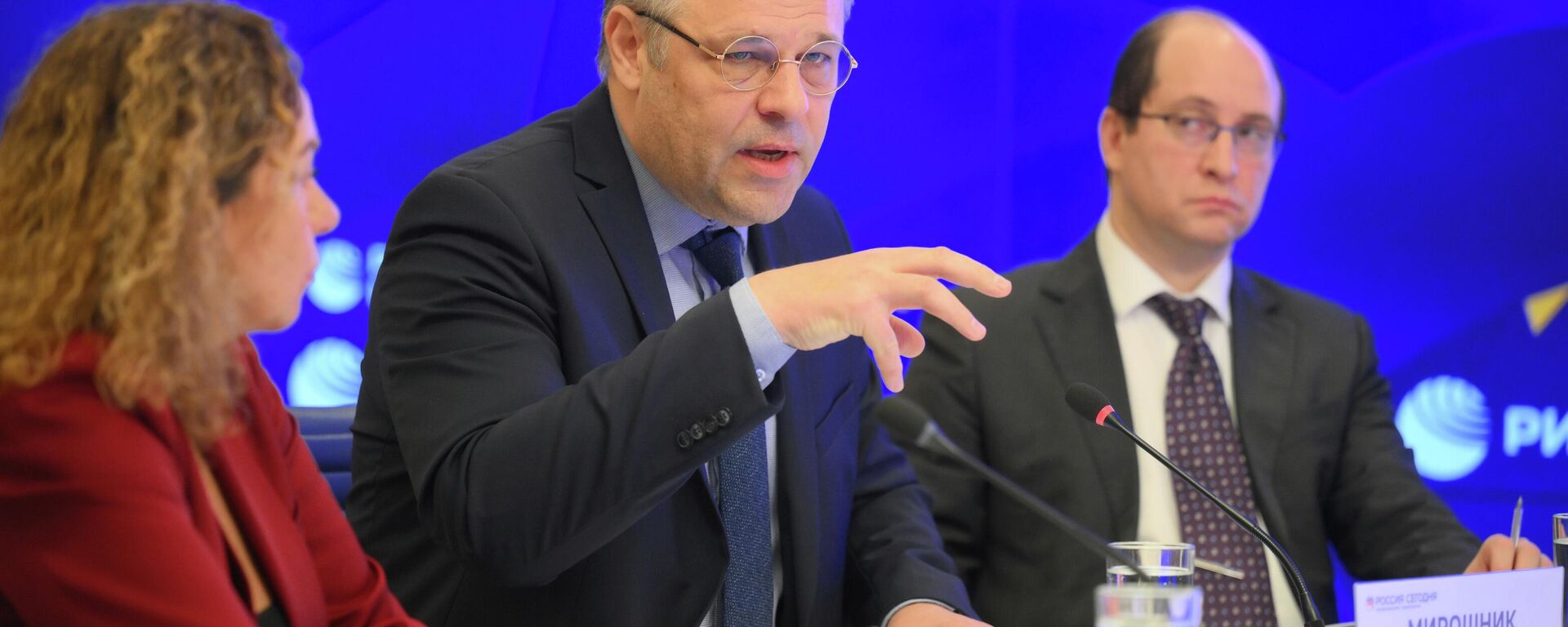 Rusya Dışişleri Bakanlığı’nın Kiev rejiminin suçlarıyla ilgili özel görevli büyükelçisi Rodion Miroşnik - Sputnik Türkiye, 1920, 12.01.2026