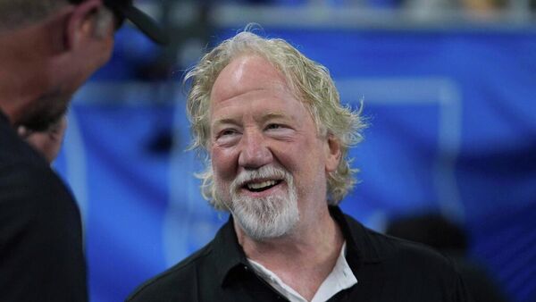 Ünlü oyuncu Timothy Busfield hakkındaki suçlamaların ardından ortadan 'kayboldu' - Sputnik Türkiye