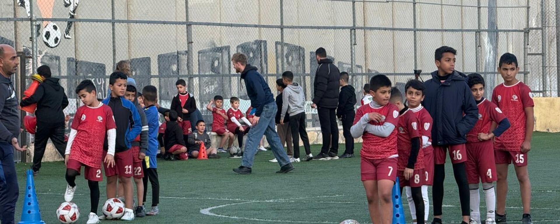 Batı Şeria’daki Aida mülteci kampı sakinleri: İsrail her türlü imkanı, hayali ve umudu yok etmek istiyor - Sputnik Türkiye, 1920, 14.01.2026