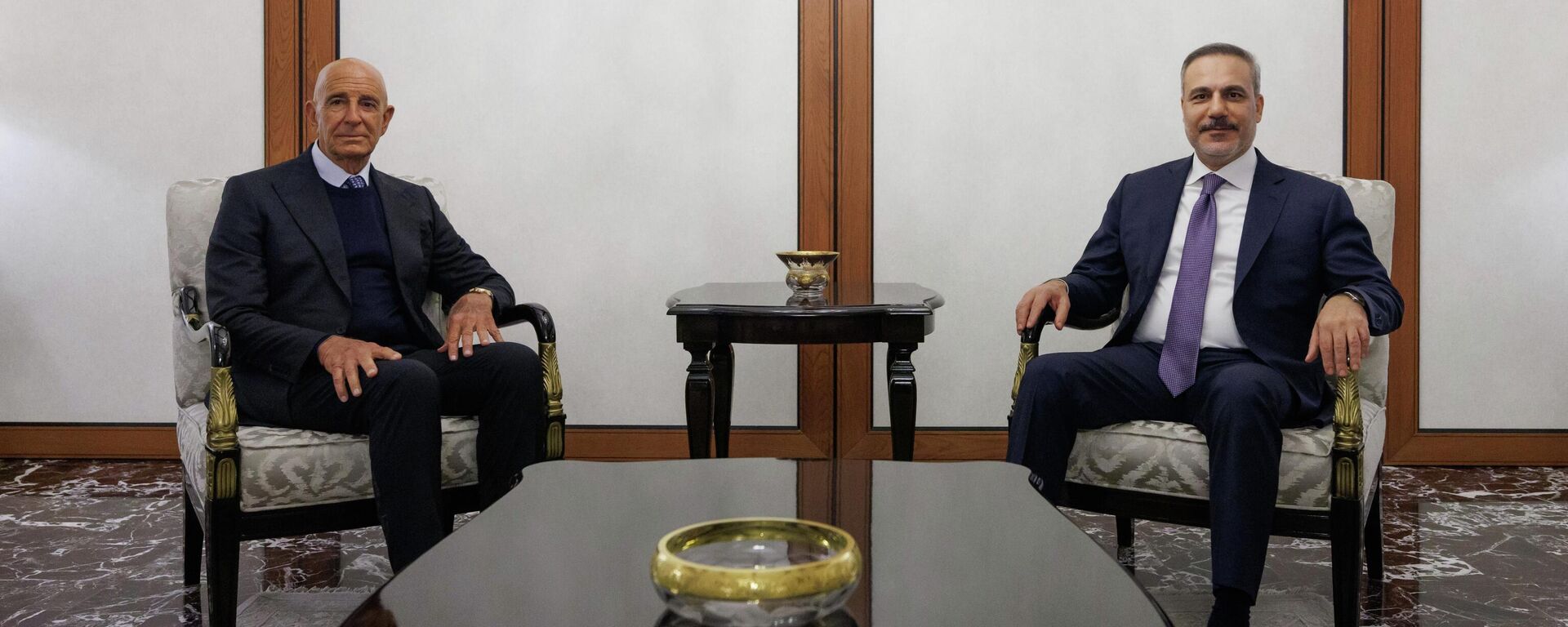 Dışişleri Bakanı Hakan Fidan, ABD’nin Ankara Büyükelçisi ve Suriye Özel Temsilcisi Tom Barrack'la görüştü - Sputnik Türkiye, 1920, 13.01.2026