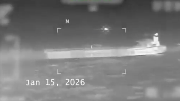 ABD güçleri, yerel saatle şafak öncesi düzenlenen bir operasyonda Veronica adlı tankere el koydu. Bu olay, son haftalardaki altıncı gemi alıkonulması oldu.
 - Sputnik Türkiye