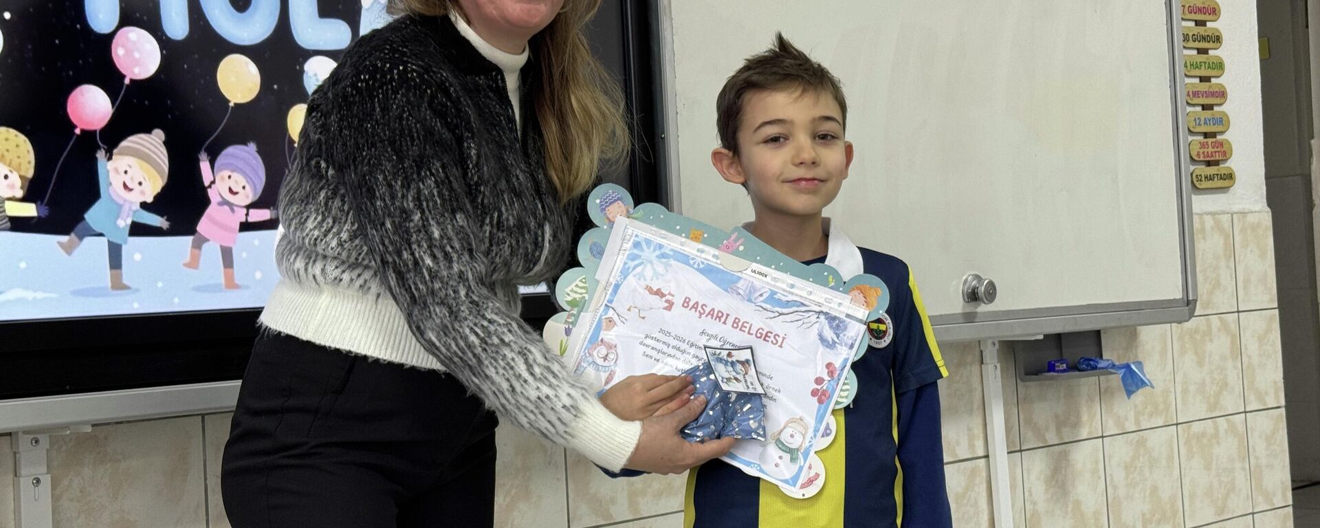 öğrenci ve karne - Sputnik Türkiye, 1920, 16.01.2026