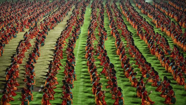 Organizasyon kapsamında gerçekleştirilen performansın Guinness Dünya Rekorları yetkilileri tarafından değerlendirileceği bildirildi. Rekor denemesinin sonucunun yapılacak resmi incelemenin ardından açıklanması bekleniyor. - Sputnik Türkiye