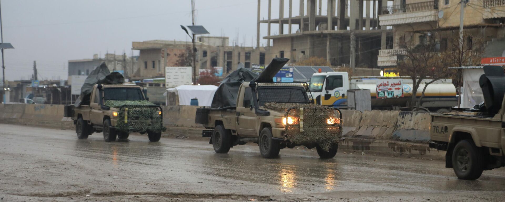 Suriye ordusunun Rakka'nın Tabka ilçesinde kontrolü tamamen sağladığı açıklandı - Sputnik Türkiye, 1920, 30.01.2026