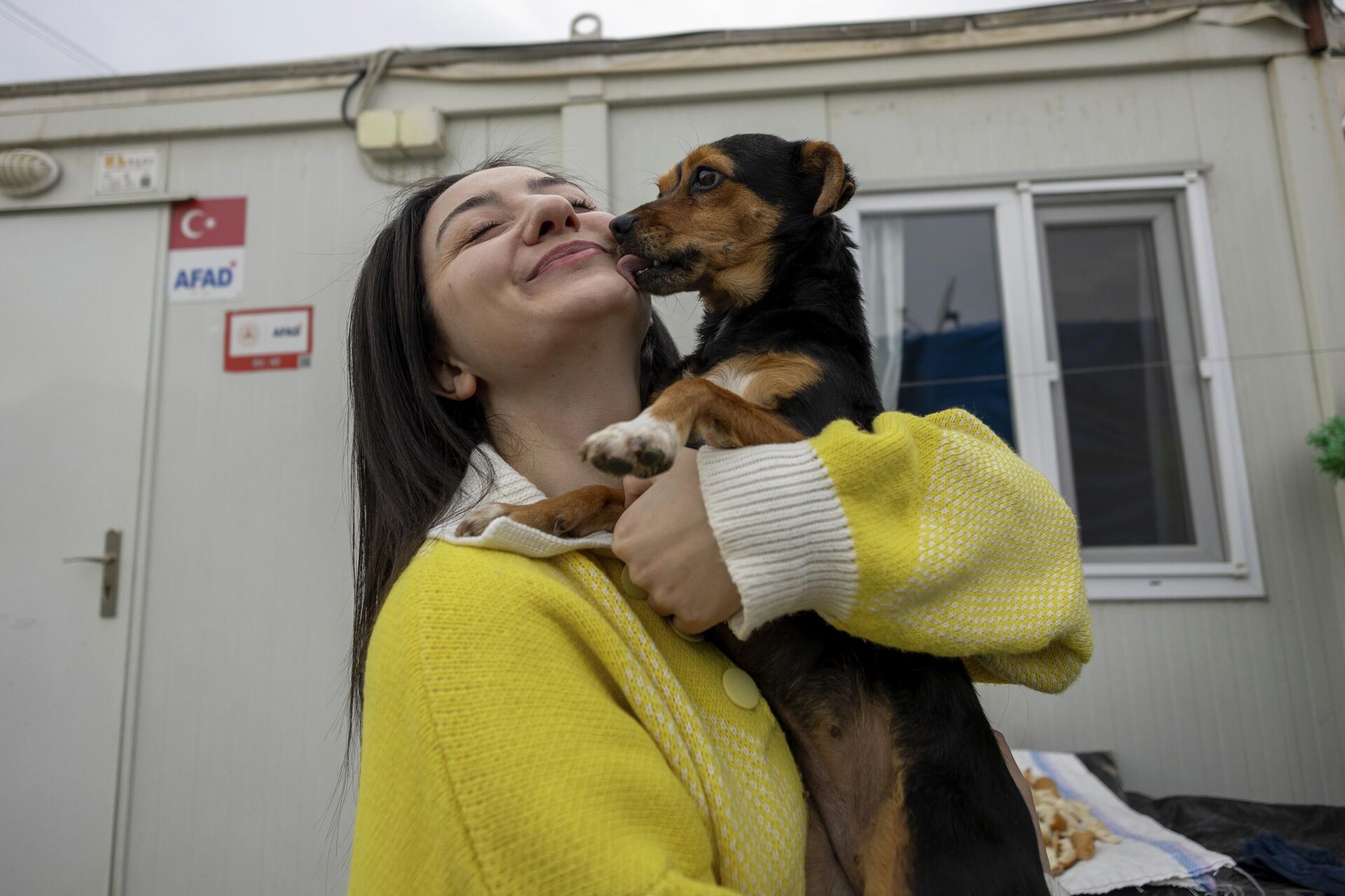 Dünya genç kızı ve dans eden Boncuk'u izliyor - Sputnik Türkiye, 1920, 18.01.2026