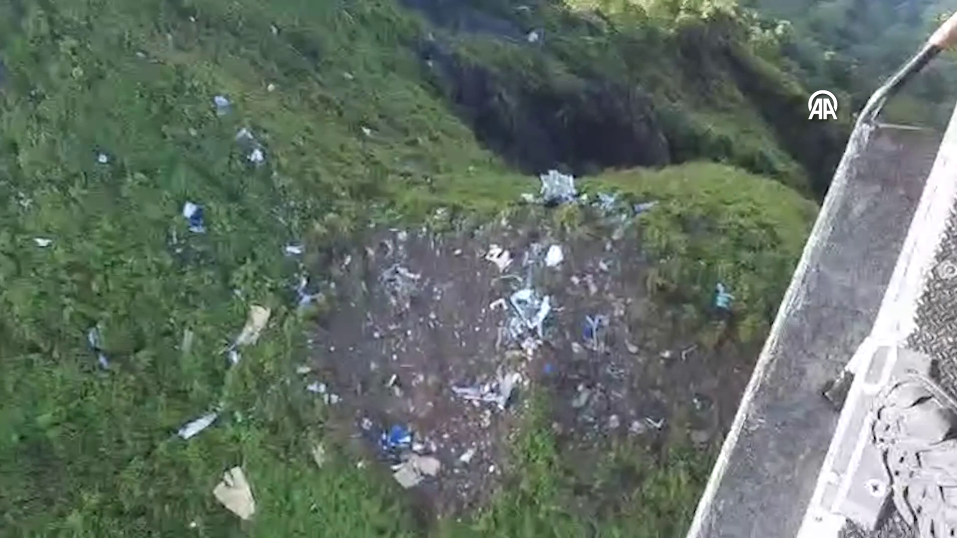 Endonezya'da 11 kişiyi taşıyan ve kaybolan uçağın enkazı bulundu - Sputnik Türkiye, 1920, 18.01.2026