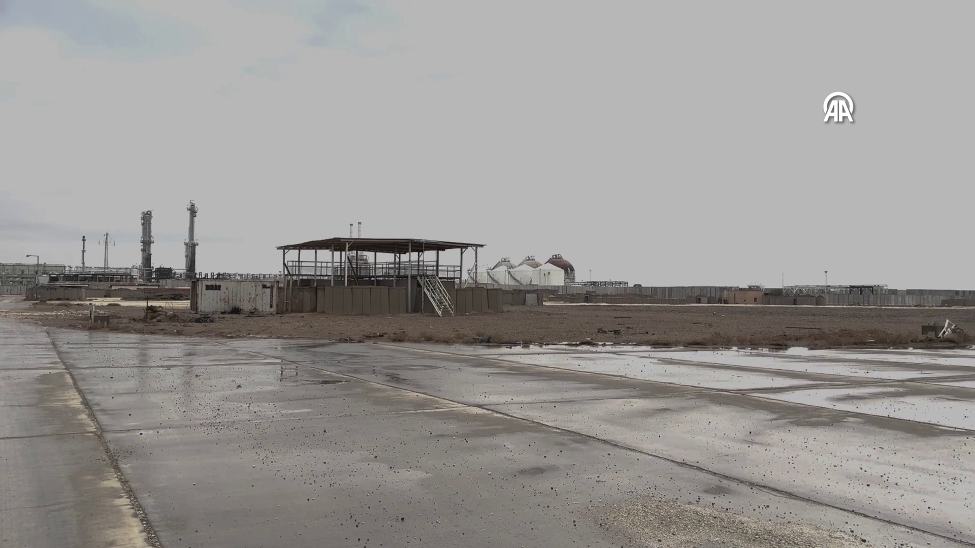 Deyrizor ilinde bulunan Ömer Petrol Sahası ve Kuniko Gaz Sahası - Sputnik Türkiye, 1920, 18.01.2026