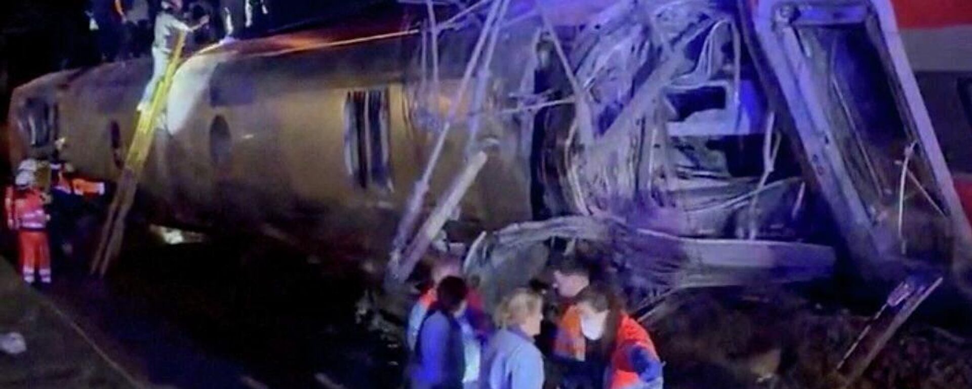 İspanya'da iki hızlı tren raydan çıktı - Sputnik Türkiye, 1920, 19.01.2026