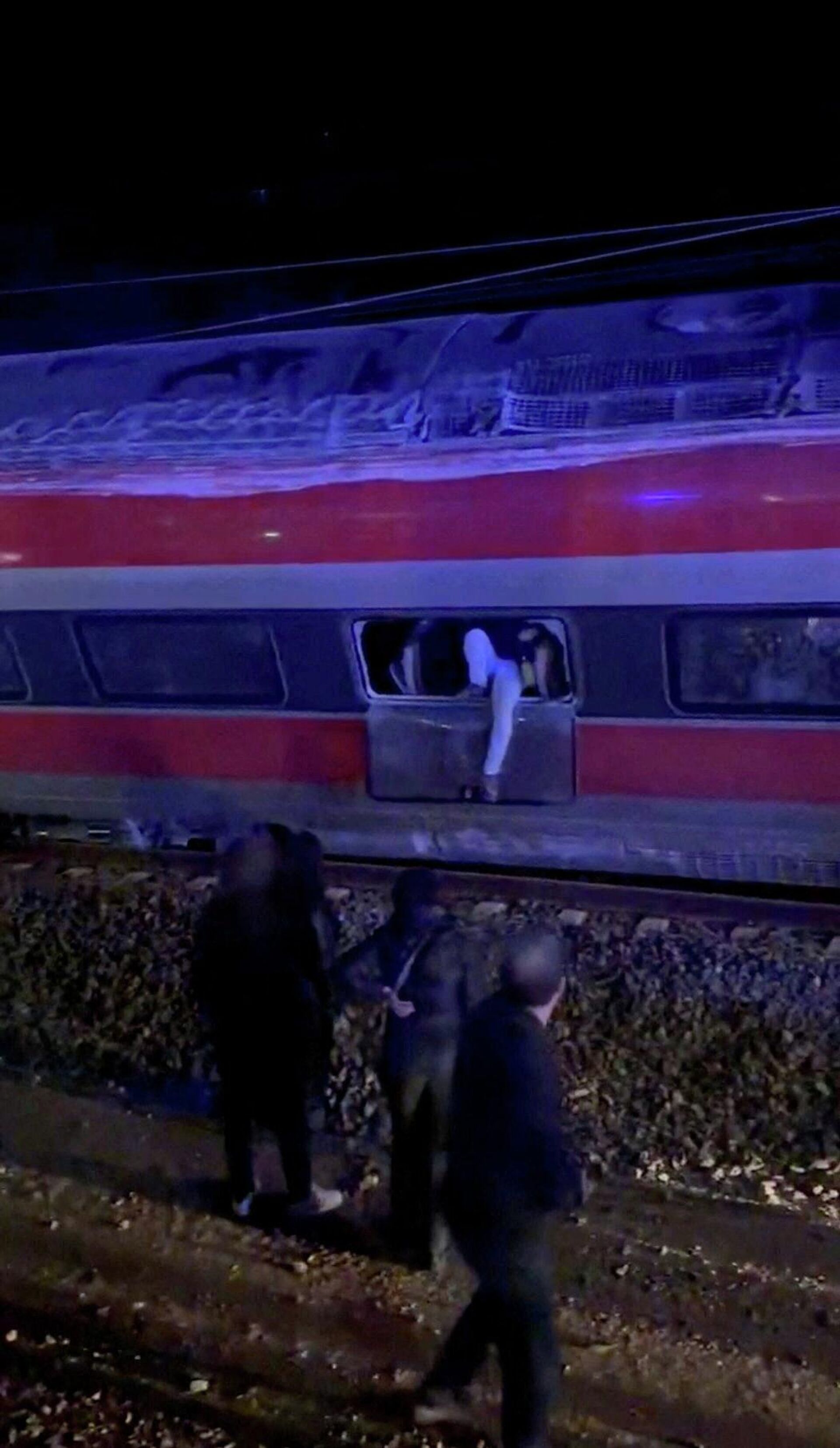 İspanya'da iki hızlı tren raydan çıktı - Sputnik Türkiye, 1920, 19.01.2026