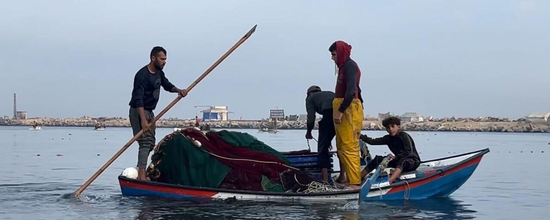 “Çocuklarımız için risk almak zorundayız”: İsrail işgal güçleri, Gazze'de balıkçılık tesislerinin çoğunu yok etti - Sputnik Türkiye, 1920, 21.01.2026