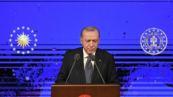 Cumhurbaşkanı Recep Tayyip Erdoğan
 - Sputnik Türkiye